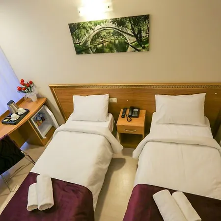 Grand Airport Hotel