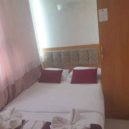 Grand Airport Hotel 3*